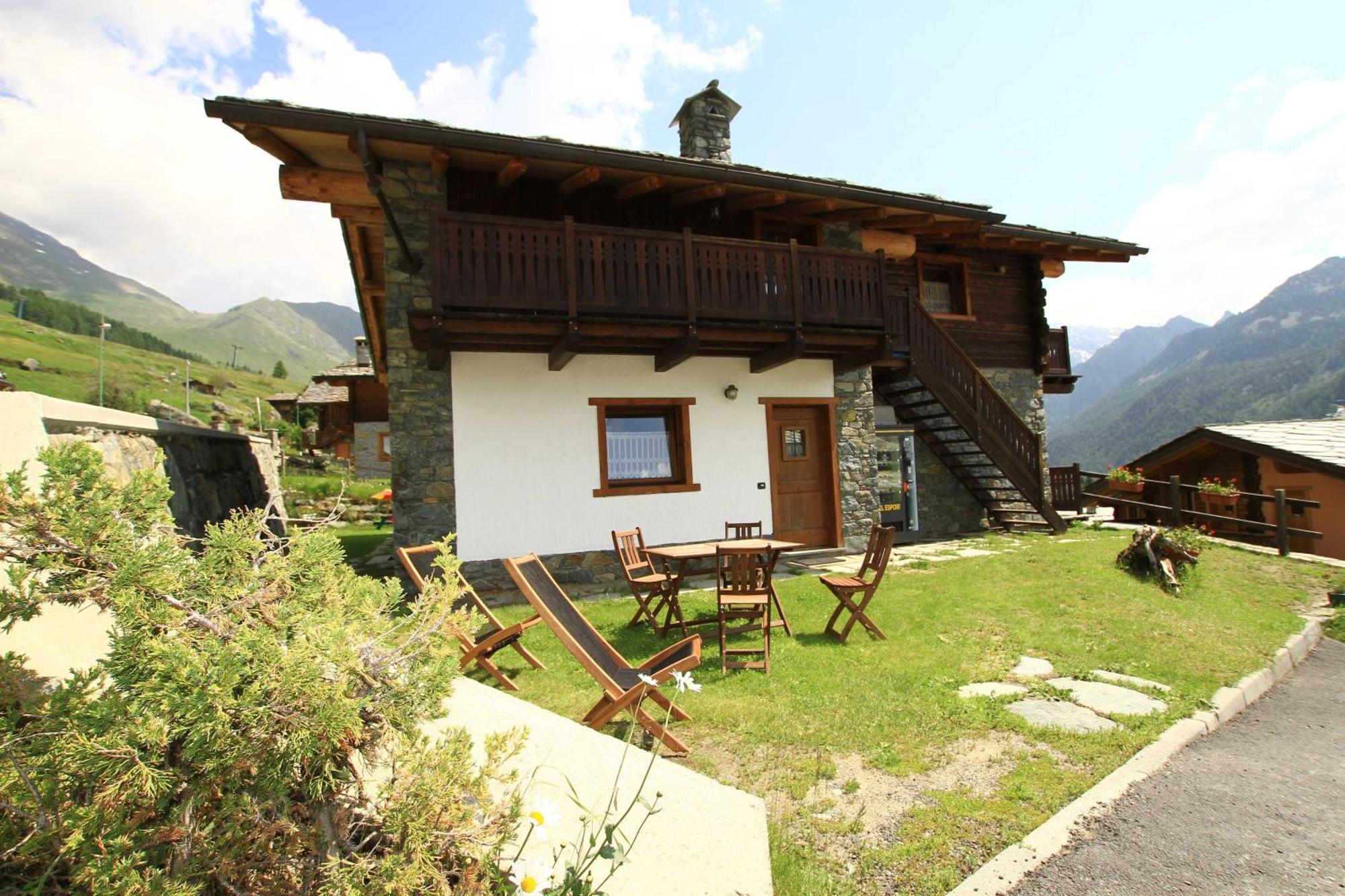 Residence Trompe-L'Oeil Champoluc Bagian luar foto