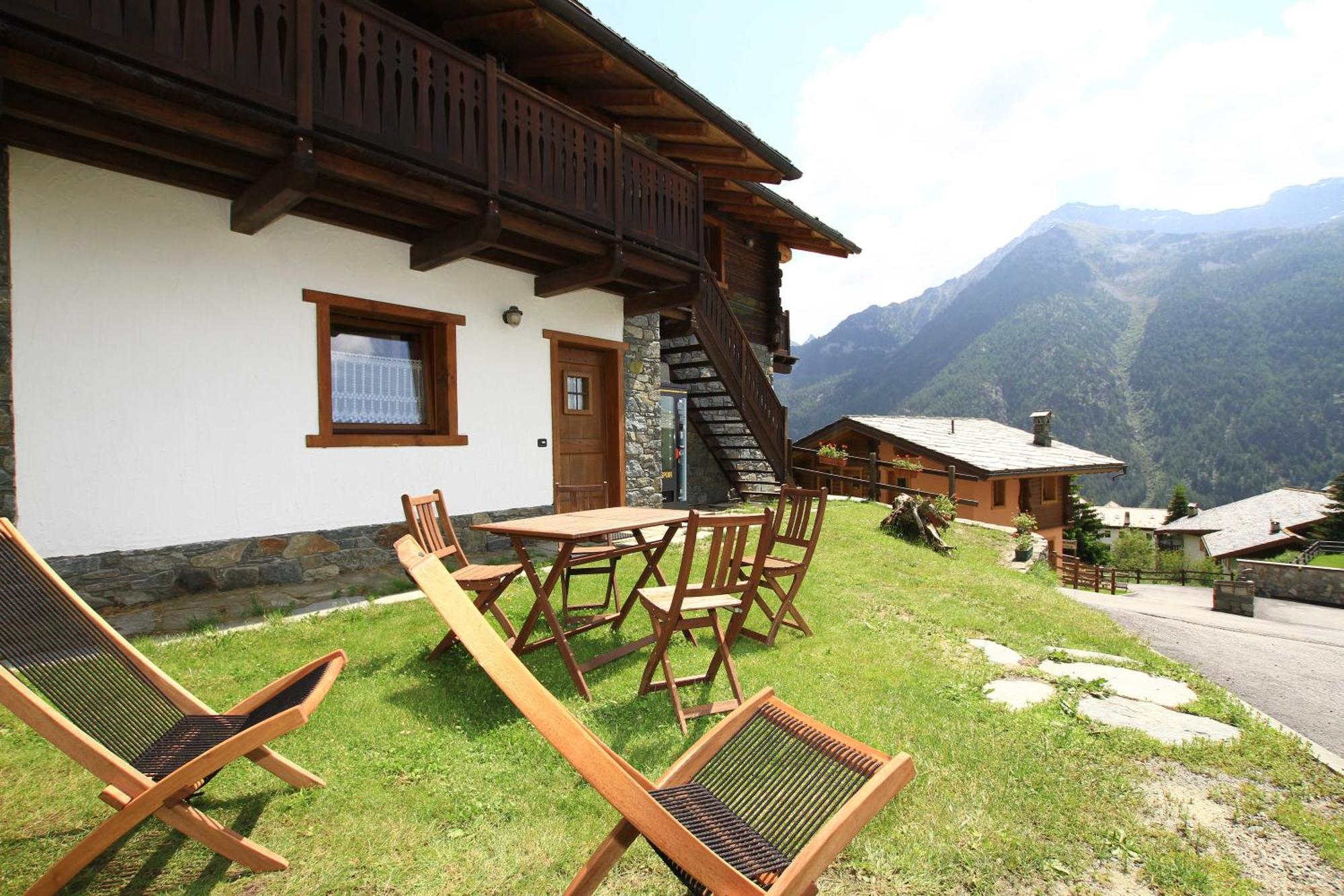 Residence Trompe-L'Oeil Champoluc Bagian luar foto