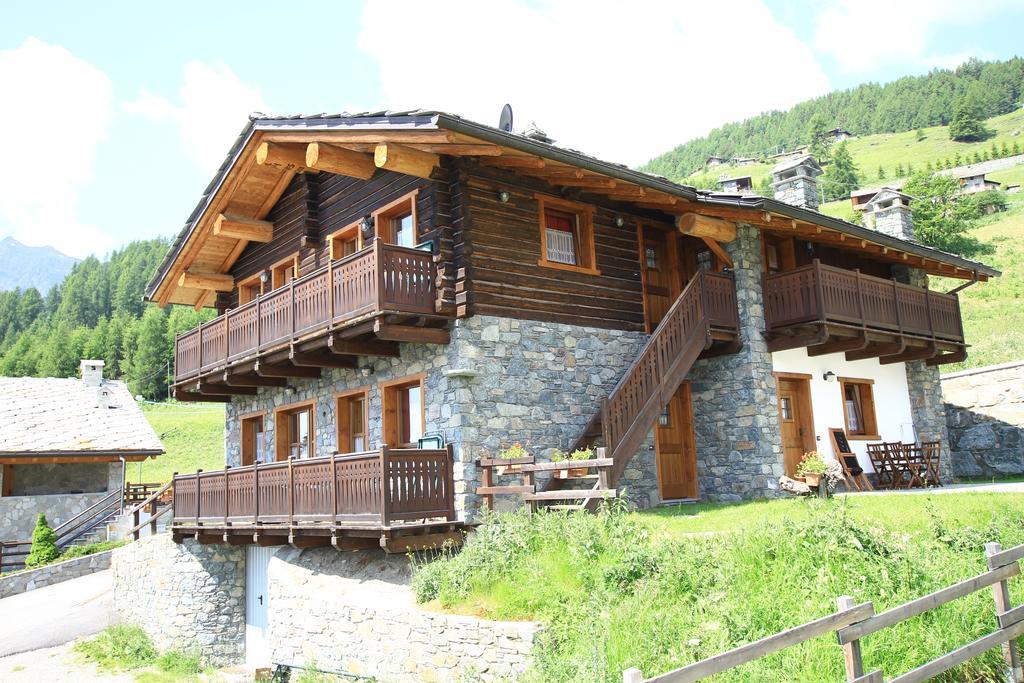 Residence Trompe-L'Oeil Champoluc Bagian luar foto