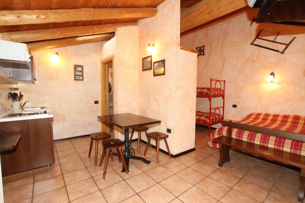 Residence Trompe-L'Oeil Champoluc Ruang foto